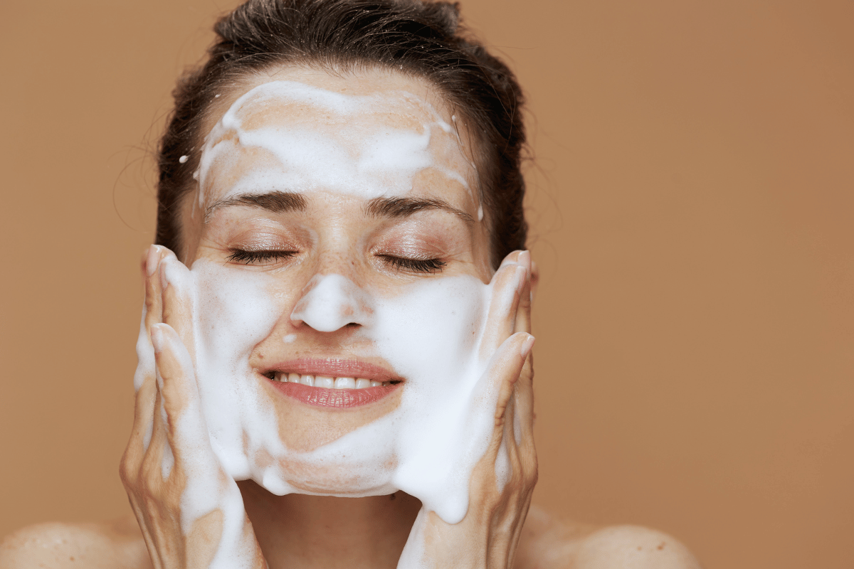 Best Face Washes for Managing Oily and Dry Skin: Our Top Recommendations